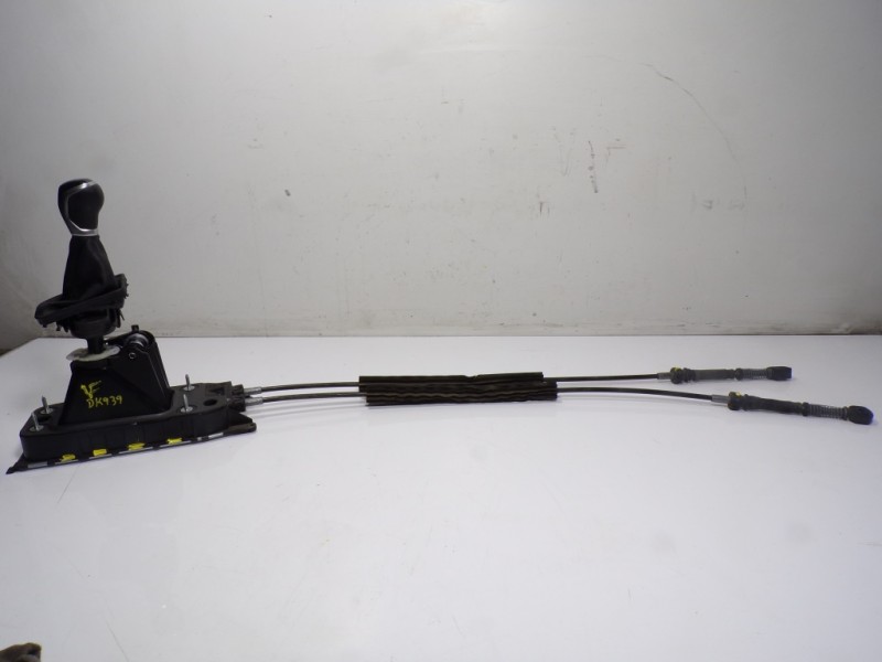 Recambio de palanca cambio para volkswagen touran (5t1) 2.0 tdi referencia OEM IAM 5QA711049P 5QA711049P 