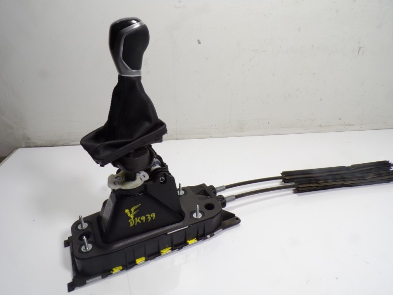 Recambio de palanca cambio para volkswagen touran (5t1) 2.0 tdi referencia OEM IAM 5QA711049P 5QA711049P 