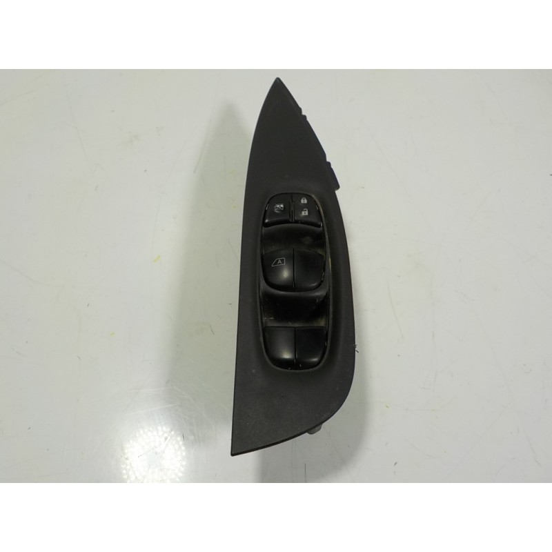 Recambio de mando elevalunas delantero izquierdo para nissan x-trail (t32) acenta referencia OEM IAM 16825SN 254014BA2A 