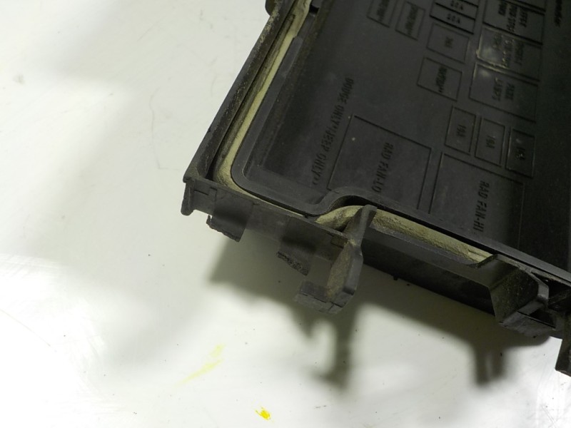 Recambio de caja reles / fusibles para jeep commander 3.0 v6 crd limited referencia OEM IAM 04692087AB 4692084AB 