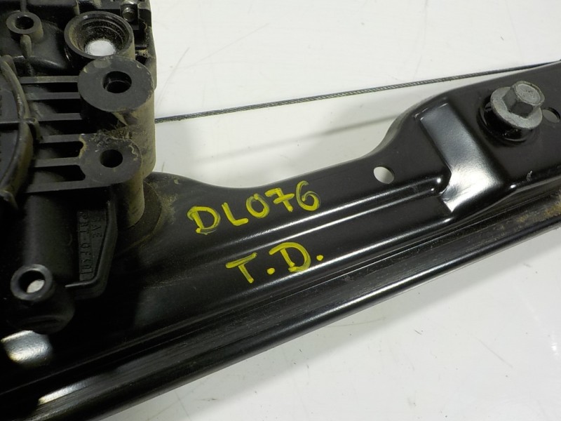 Recambio de elevalunas trasero derecho para jeep commander 3.0 v6 crd limited referencia OEM IAM 55396482AC 55396482AB 