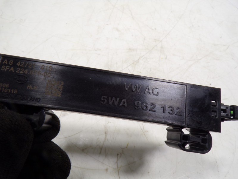 Recambio de modulo electronico para seat leon sportstourer (kl8) xcellence referencia OEM IAM 5WA962132 5WA962132 