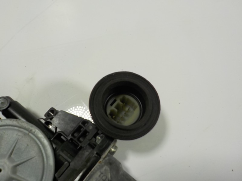 Recambio de elevalunas delantero derecho para toyota yaris 1.0 cat referencia OEM IAM 857100D100 698100D300 