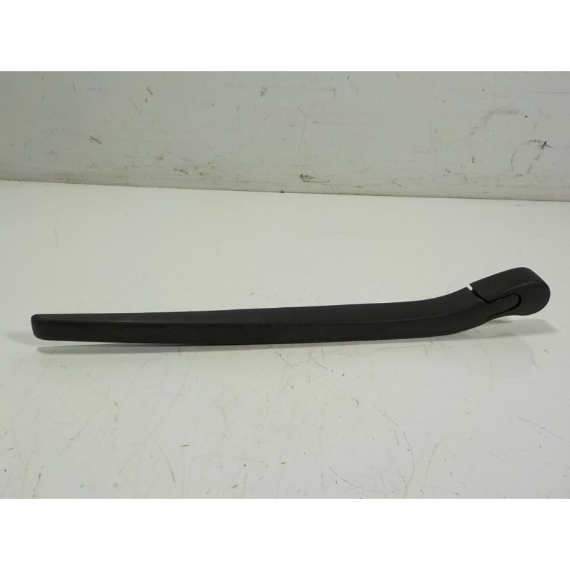 Recambio de brazo limpia trasero para bmw serie 5 touring (f11) 520d xdrive referencia OEM IAM  61627207042 