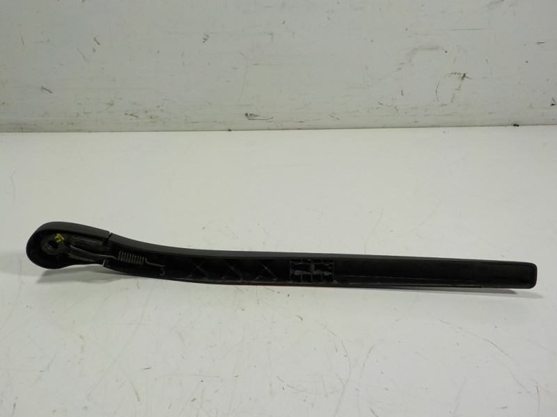 Recambio de brazo limpia trasero para bmw serie 5 touring (f11) 520d xdrive referencia OEM IAM  61627207042 