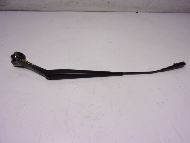 Recambio de brazo limpia delantero izquierdo para ford mondeo turn. 2.0 tdci cat referencia OEM IAM  2410762 