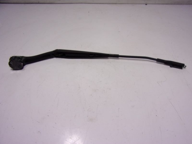 Recambio de brazo limpia delantero izquierdo para ford mondeo turn. 2.0 tdci cat referencia OEM IAM  2410762 
