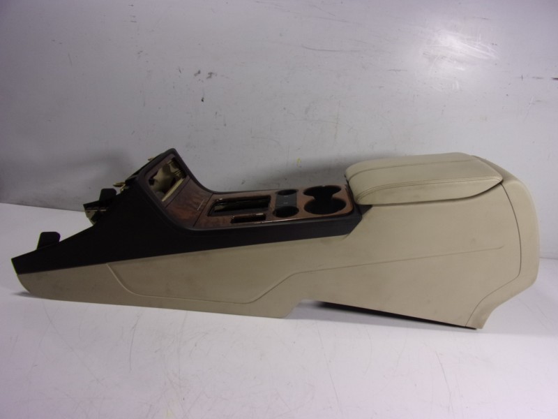 Recambio de apoyabrazos central para volkswagen touareg (7p5) 3.0 v6 tdi dpf referencia OEM IAM  7P6864207B86W 7P1863241C0G