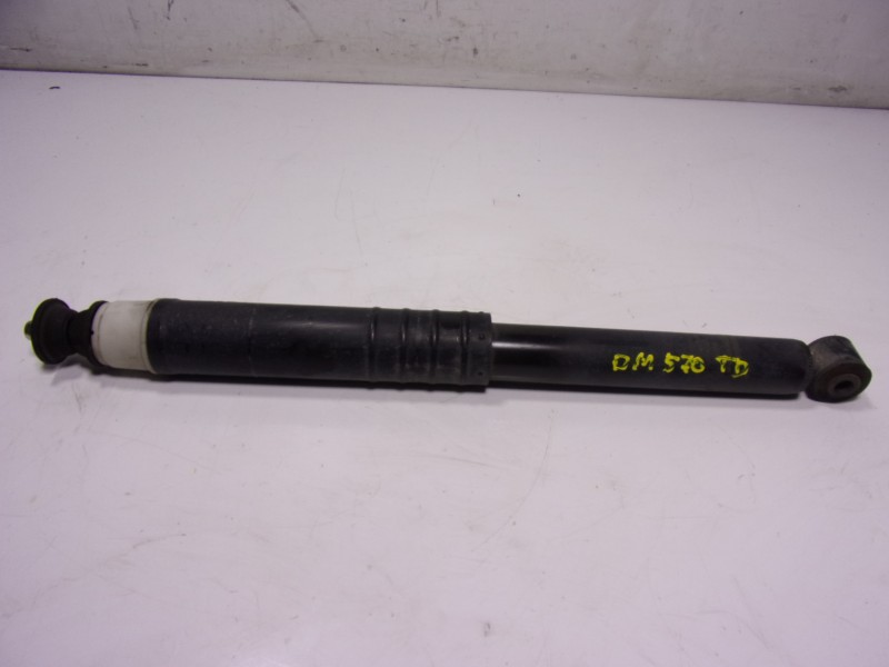 Recambio de amortiguador trasero derecho para renault clio iv 1.5 dci diesel fap referencia OEM IAM   