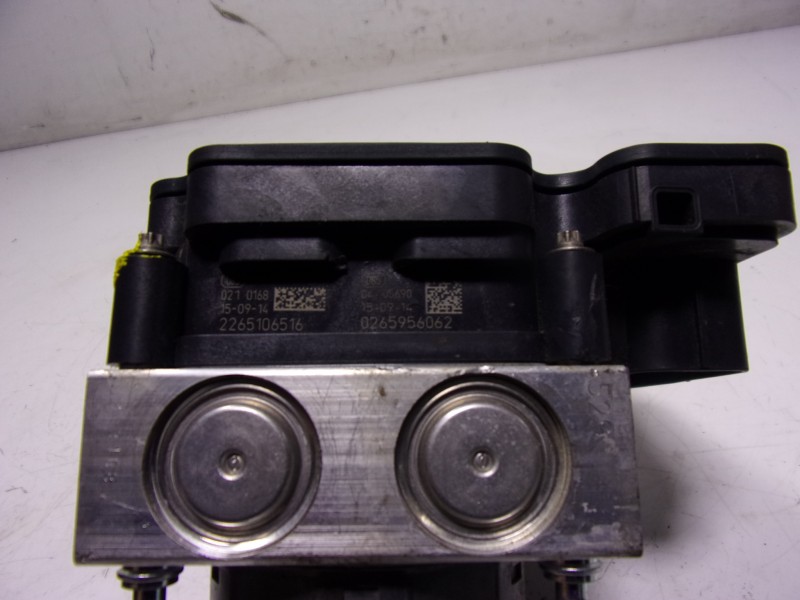 Recambio de abs para peugeot 308 1.2 12v e-thp referencia OEM IAM 9811708480 1613414980 