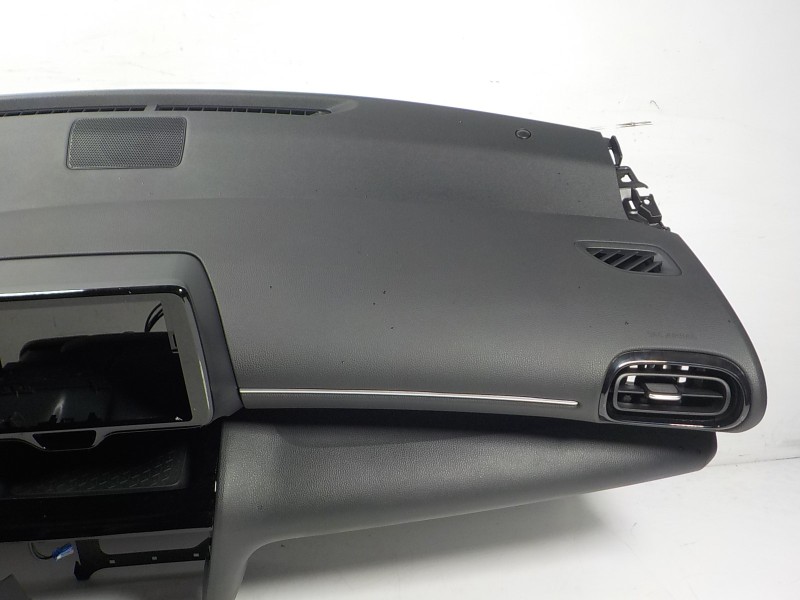 Recambio de salpicadero para toyota yaris cross 1.5 vvti 16 v 55 kw referencia OEM IAM 55302K0061C0  