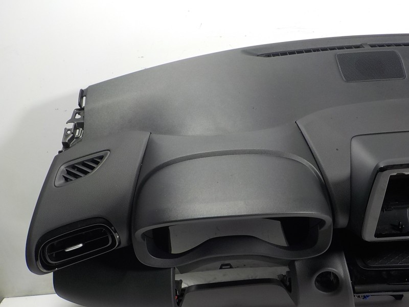 Recambio de salpicadero para toyota yaris cross 1.5 vvti 16 v 55 kw referencia OEM IAM 55302K0061C0  