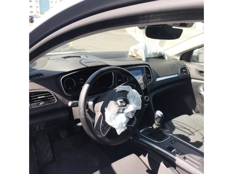 renault megane iv berlina 5p del año 2020