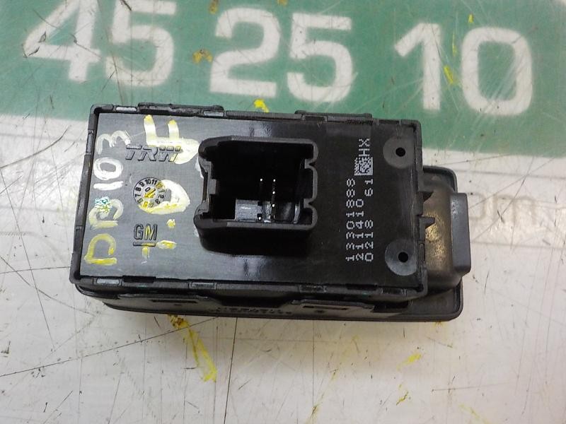 Recambio de mando elevalunas trasero derecho para opel insignia berlina edition referencia OEM IAM 13301888 13301888 