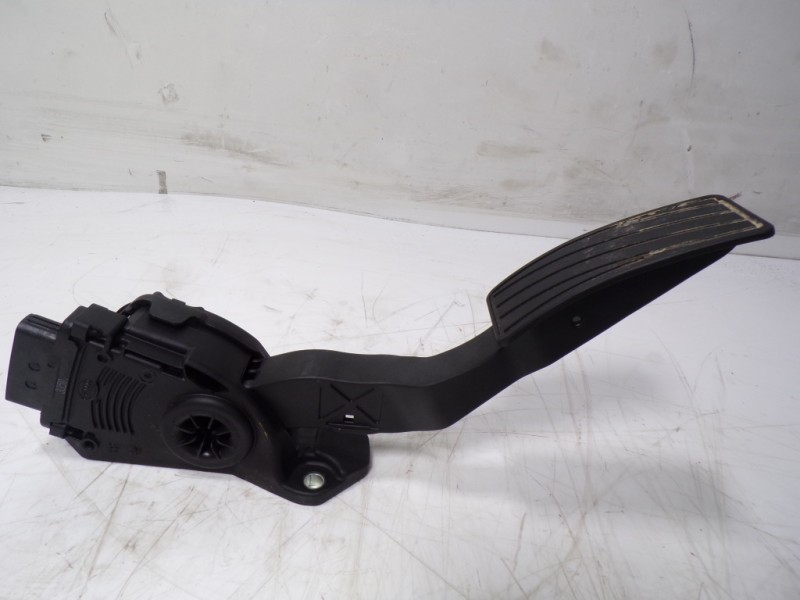 Recambio de potenciometro pedal para suzuki vitara 1.4 16v boosterjet cat referencia OEM IAM 4940068L51000 4940068L51 