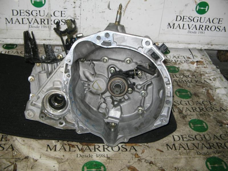 Recambio de caja cambios para nissan micra (k12e) acenta referencia OEM IAM CR12DE 820024 6902