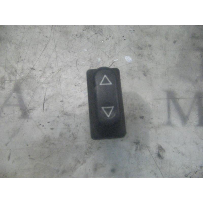 Recambio de mando elevalunas trasero izquierdo para peugeot 306 berlina 3/5 puertas (s1) xn referencia OEM IAM   