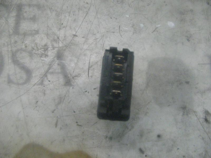 Recambio de mando elevalunas trasero izquierdo para peugeot 306 berlina 3/5 puertas (s1) xn referencia OEM IAM   