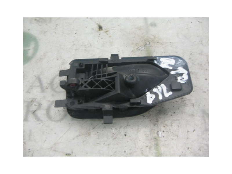 Recambio de maneta interior trasera derecha para peugeot 405 berlina grd-turbo exclusive referencia OEM IAM   