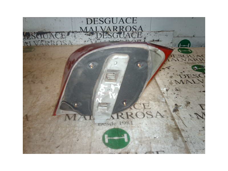 Recambio de piloto trasero izquierdo para ford fiesta berl./courier 1.1 cat referencia OEM IAM   