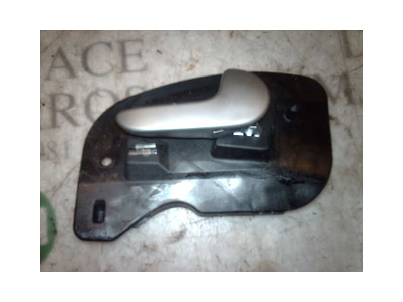 Recambio de maneta interior delantera derecha para opel corsa c essentia referencia OEM IAM   