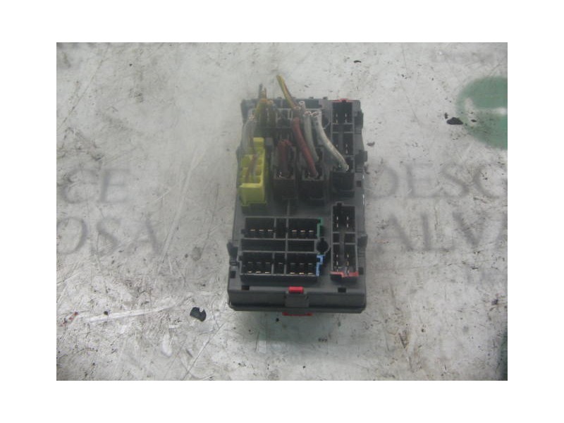 Recambio de caja reles / fusibles para peugeot 405 berlina embassy referencia OEM IAM   