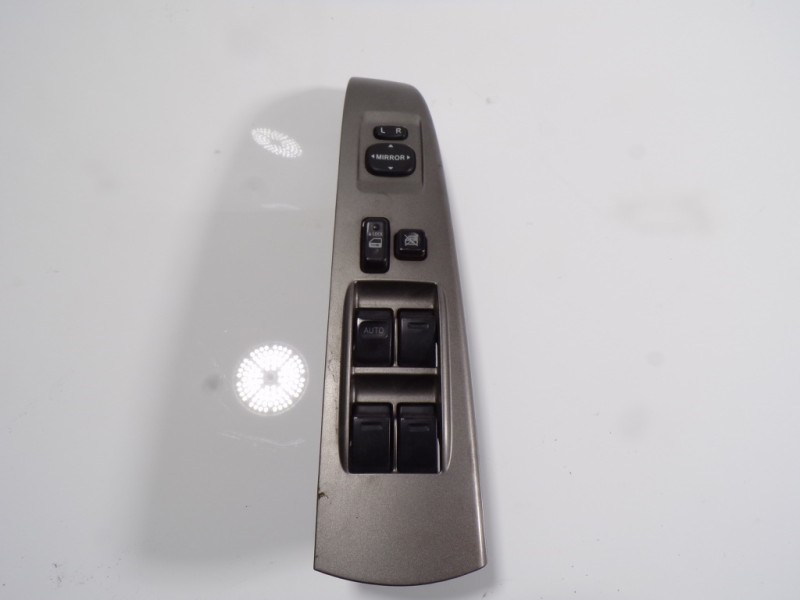 Recambio de mando elevalunas delantero izquierdo para toyota prius (nhw20) 1.5 cat referencia OEM IAM 8482047050  