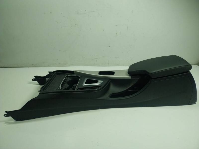 Recambio de apoyabrazos central para bmw serie 3 lim. (f30) 2.0 16v turbodiesel referencia OEM IAM 51169235437  51169360528