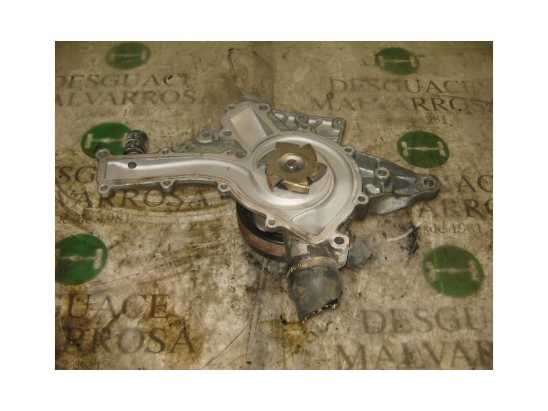 Recambio de bomba agua para mercedes-benz clase c (w203) berlina 320 (203.064) referencia OEM IAM   