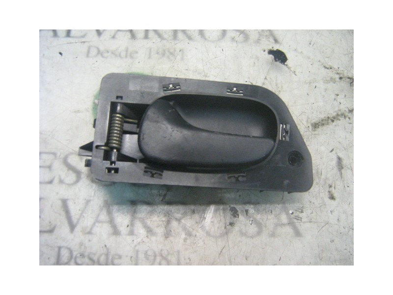 Recambio de maneta interior delantera izquierda para renault laguna (b56) 2.2 dt rt referencia OEM IAM   