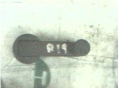 Recambio de maneta elevalunas delantera izquierda para renault 19 hatchback (b/c53) referencia OEM IAM   