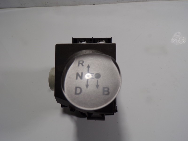 Recambio de palanca cambio para toyota prius (nhw20) 1.5 cat referencia OEM IAM 3356047022  