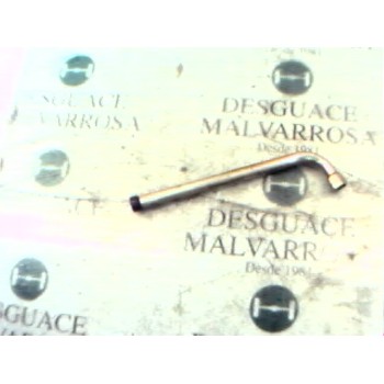 LLAVE RUEDA 