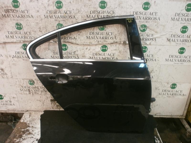 Recambio de puerta trasera derecha para opel insignia berlina sport 4x4 referencia OEM IAM 13274123  