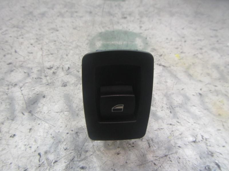 Recambio de mando elevalunas trasero derecho para bmw serie 1 berlina (e81/e87) 116i referencia OEM IAM 61316945874  