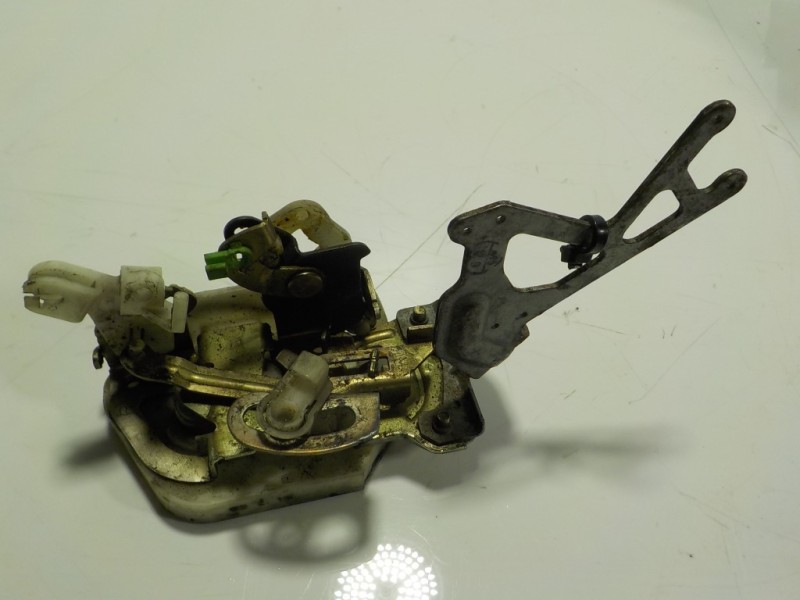 Recambio de cerradura puerta delantera derecha para mitsubishi galant berlina (ea0) 2000 gls climatizado referencia OEM IAM   