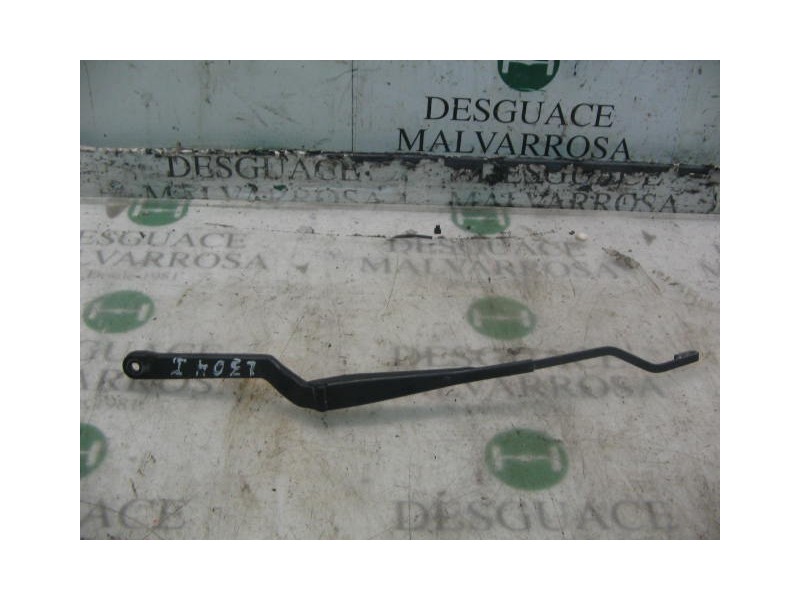 Recambio de brazo limpia delantero derecho para mg serie 200 (rf) 220 d (3-ptas.) referencia OEM IAM   