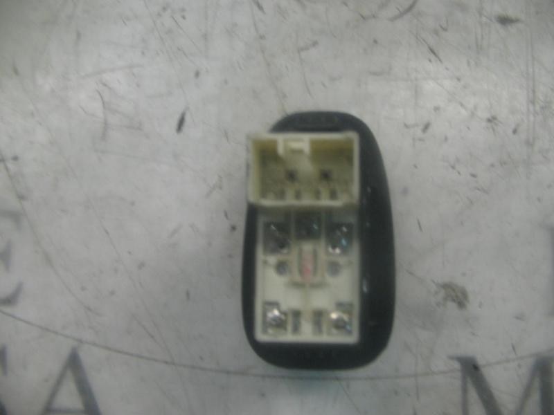 Recambio de mando elevalunas trasero izquierdo para hyundai accent (lc) gls referencia OEM IAM   