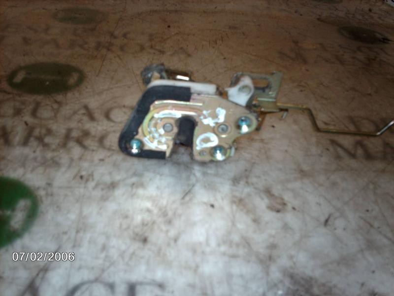 Recambio de cerradura puerta delantera derecha para hyundai lantra berlina (rd) 1.6 gls referencia OEM IAM   