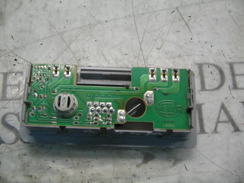 Recambio de piloto interior para volkswagen vento (1h2) gl referencia OEM IAM   