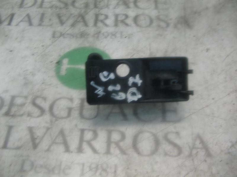 Recambio de maneta interior delantera izquierda para fiat punto berl. (176) 1.7 turbodiesel referencia OEM IAM   