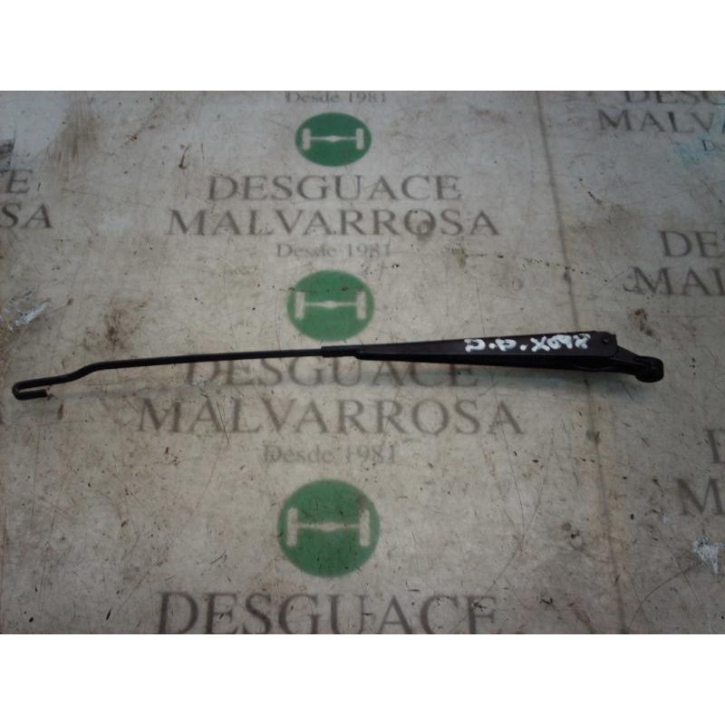 Recambio de brazo limpia delantero derecho para ford escort berl./turnier atlanta berlina referencia OEM IAM   