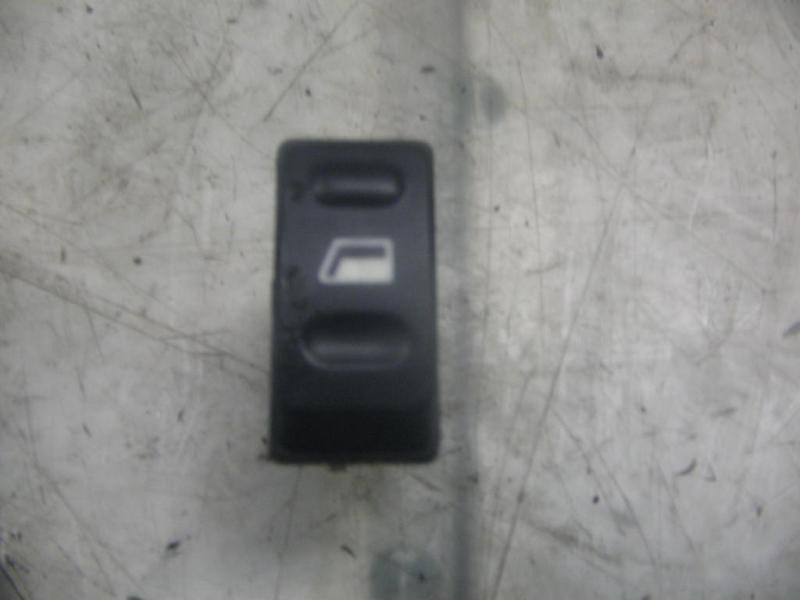 Recambio de mando elevalunas delantero izquierdo para citroën xsara berlina 1.9 td exclusive referencia OEM IAM   