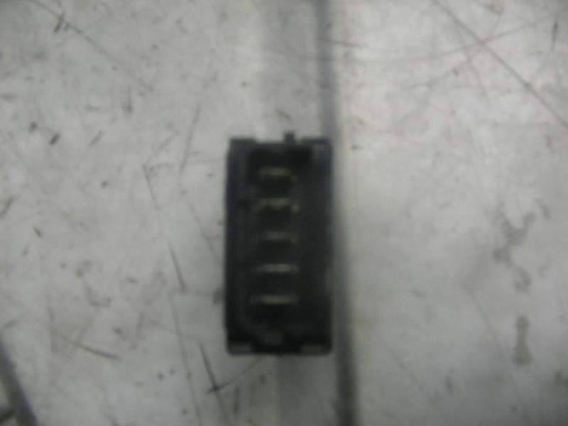 Recambio de mando elevalunas delantero izquierdo para citroën xsara berlina 1.9 td exclusive referencia OEM IAM   