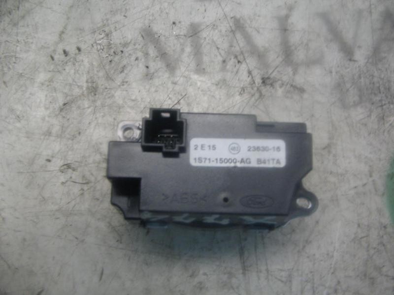 Recambio de mando multifuncion para ford mondeo berlina (ge) ghia referencia OEM IAM   