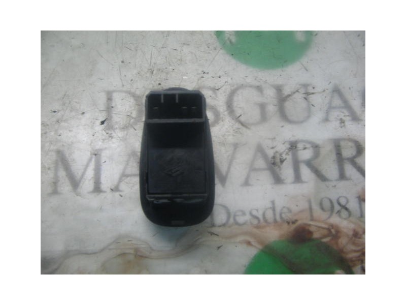 Recambio de mando elevalunas trasero izquierdo para kia shuma 1.5 ls berlina portón referencia OEM IAM   