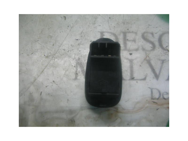 Recambio de mando elevalunas trasero derecho para kia shuma 1.5 ls berlina portón referencia OEM IAM   