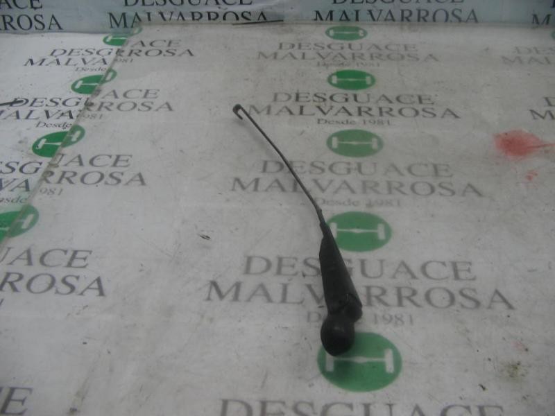 Recambio de brazo limpia delantero derecho para renault kangoo (f/kc0) alize referencia OEM IAM   