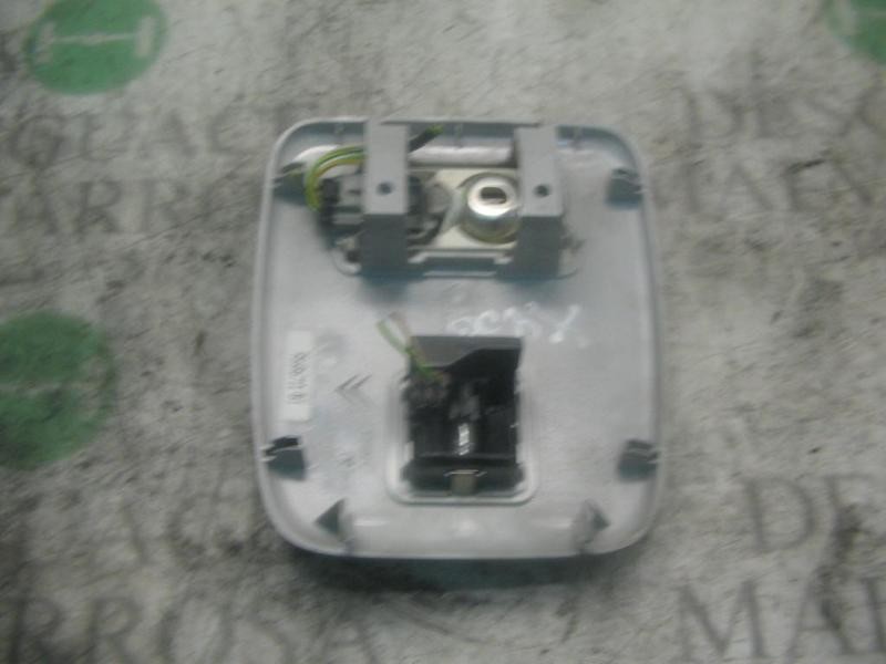 Recambio de piloto interior para citroën xsara berlina 1.9 d sx referencia OEM IAM   