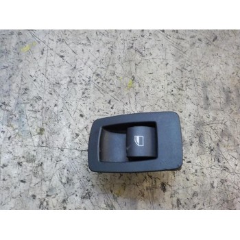 MANDO ELEVALUNAS DELANTERO DERECHO 61316945874 